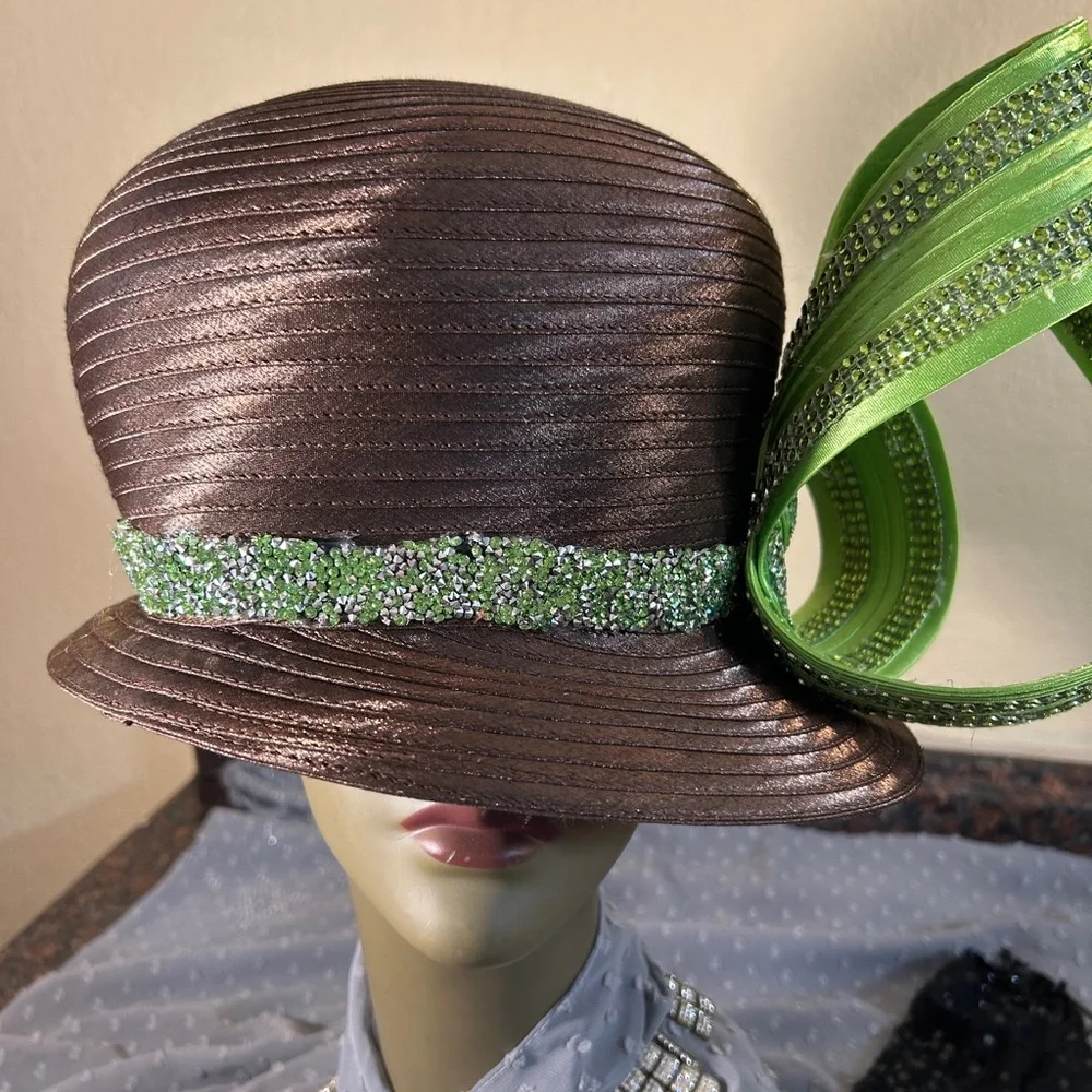 Elegant Black and White Women's Hat - Picture 12 of 12